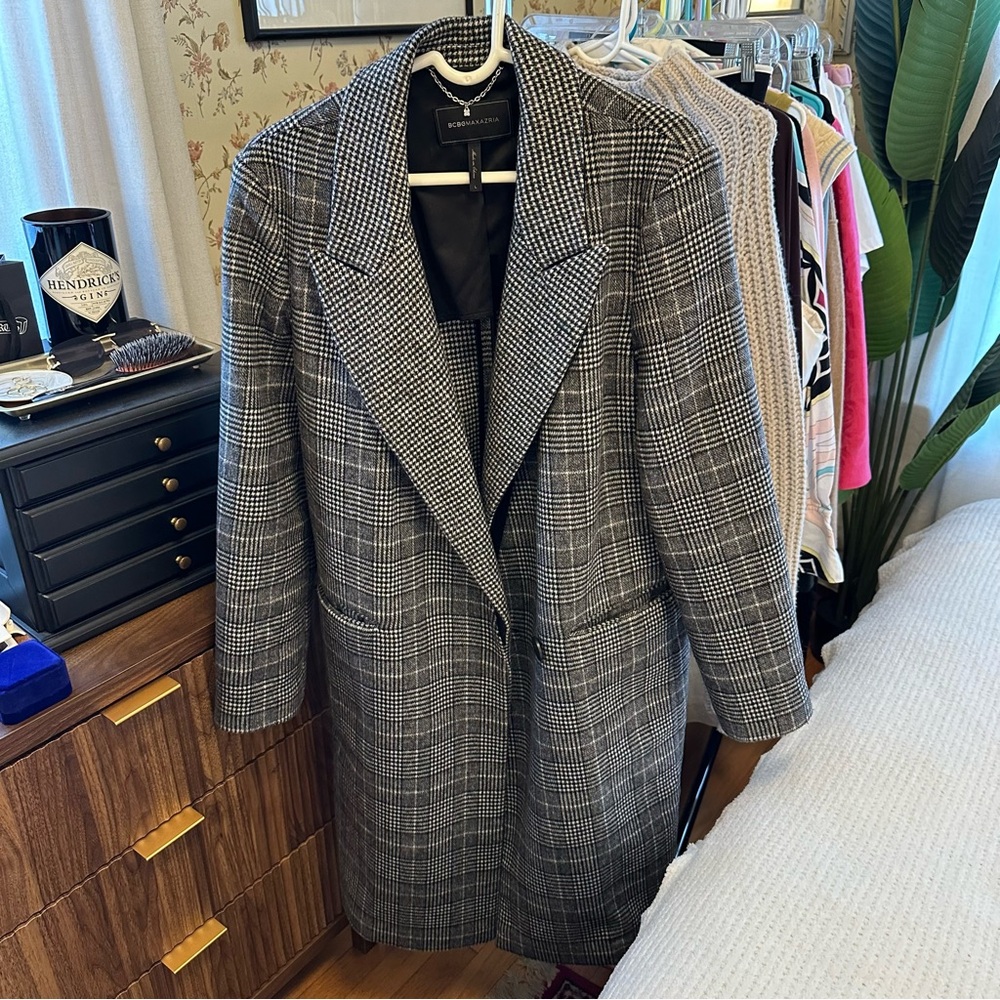 BCBG MaxAzria black and white houndstooth wool blend coat sz L